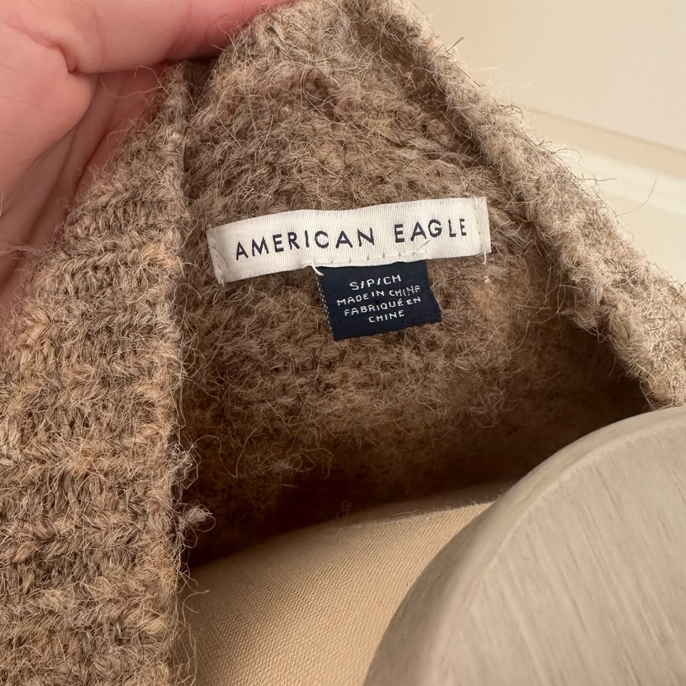 American Eagle Brown Bow Cropped Sweater - Picture 3 of 4